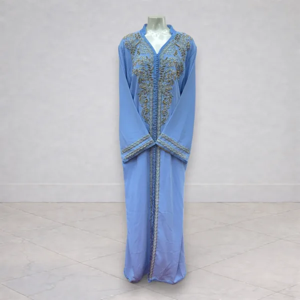 Caftan bleu avec ornements doré