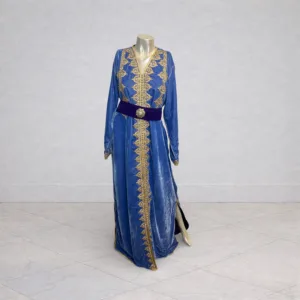 Caftan bleu clair en velours