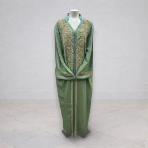 Caftan vert avec ornements doré