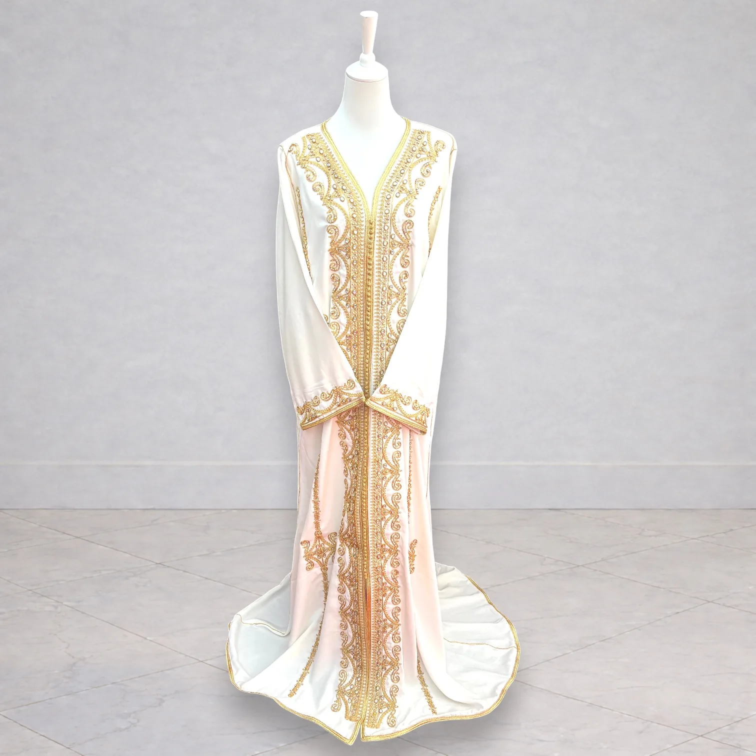 caftan-blanc-doré-gande-taille-62cm