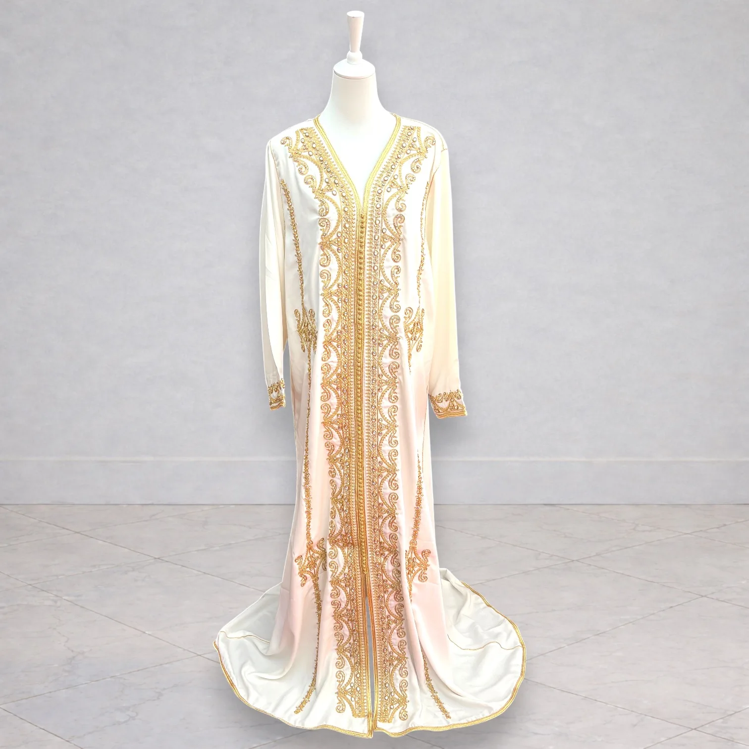 caftan-blanc-doré-gande-taille-62cm